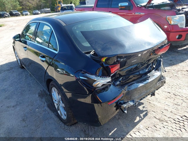 W1K3G4FB6NJ361684 Mercedes-Benz A 220 4matic