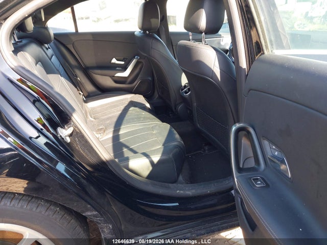 W1K3G4FB6NJ361684 Mercedes-Benz A 220 4matic