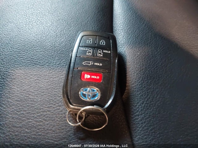 5TDGSKFC4SS174918 Toyota Sienna Le/xse/limited/platinum