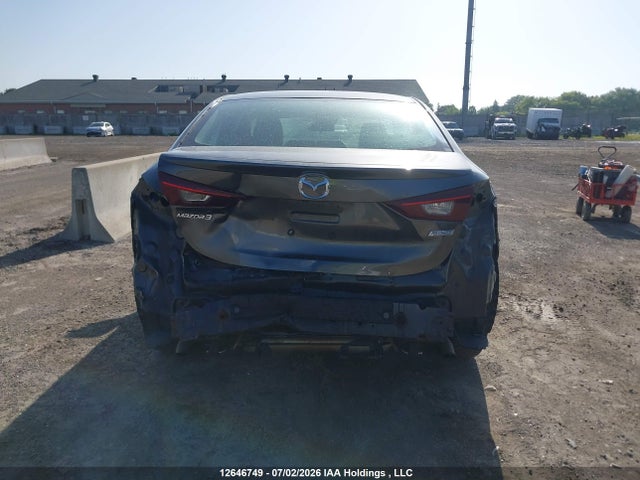 3MZBN1T73JM224349 Mazda 3 SE