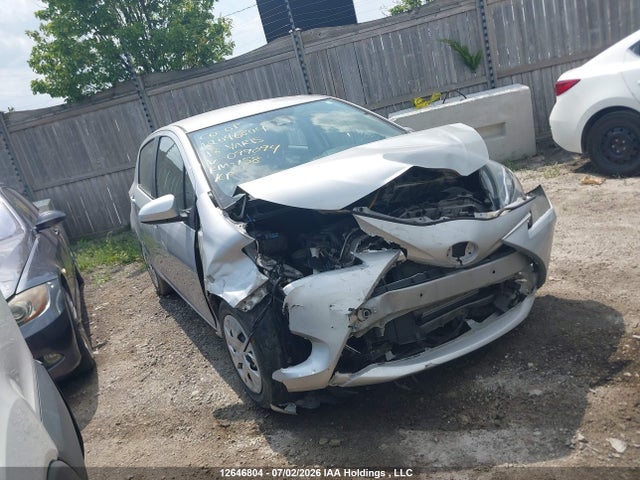 VNKKTUD32JA099094 Toyota YARIS LE