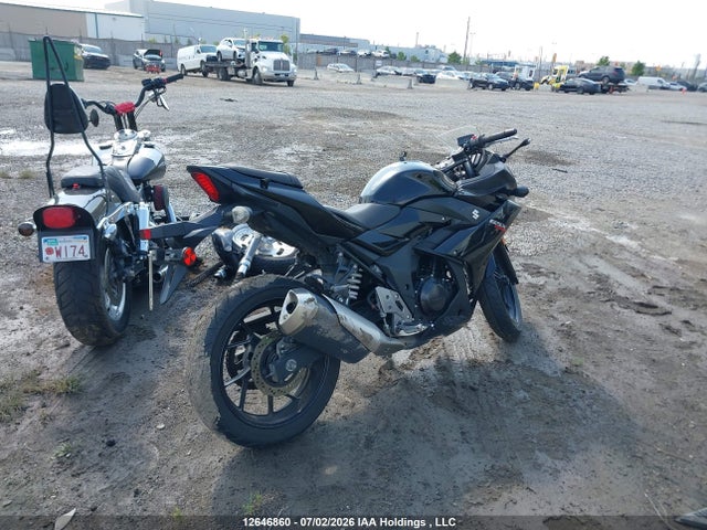 Suzuki GSX250R 2018 LC6DN11A8J1102704 Image 4