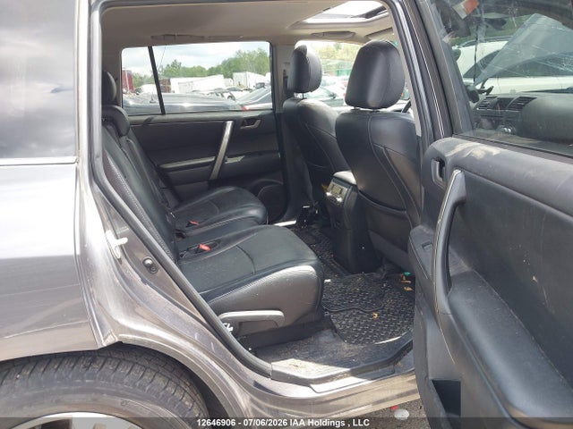 Продажа на аукционе авто 2011 Toyota Highlander V6, vin: 5TDBK3EH8BS052298, номер лота: 12646906