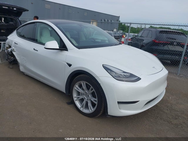 Tesla Model Y Long Range 2022 7SAYGDEE5NF510270 main image