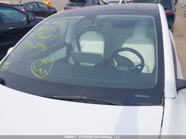 Tesla Model Y Long Range 2022 7SAYGDEE5NF510270 Image 15