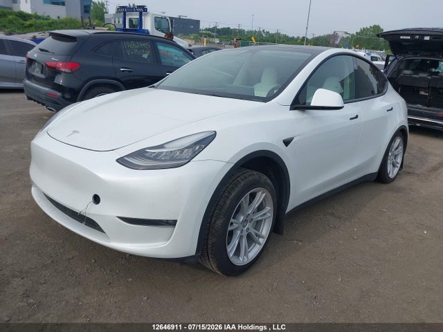 Tesla Model Y Long Range 2022 7SAYGDEE5NF510270 Image 2