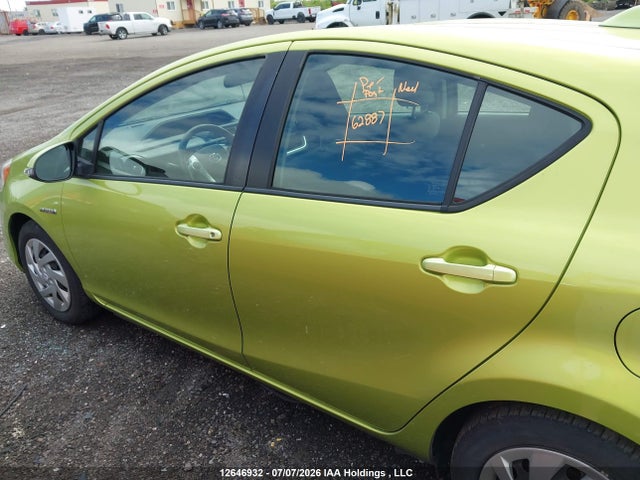 Продаж на аукціоні авто 2015 Toyota Prius C, vin: JTDKDTB32F1094990, номер лоту: 12646932