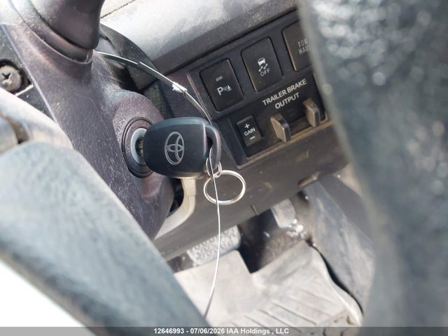5TFUY5F14KX805808 Toyota Tundra Sr5 Plus 5.7l V8