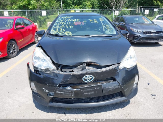 Toyota PRIUS C 2014 JTDKDTB30E1081444 Image 12
