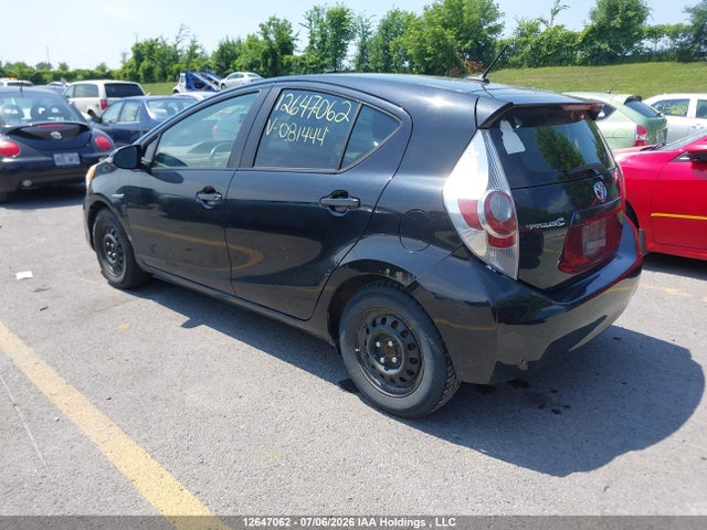 Toyota PRIUS C 2014 JTDKDTB30E1081444 Image 3