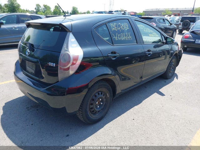Toyota PRIUS C 2014 JTDKDTB30E1081444 Image 4