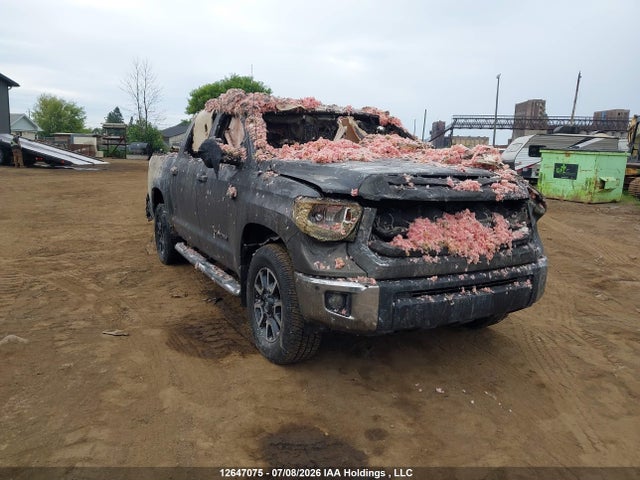 12647075 :رقم المزاد ، 5TFDY5F18HX668848 vin ، 2017 Toyota Tundra Crewmax Sr5/trd Pro مزاد بيع