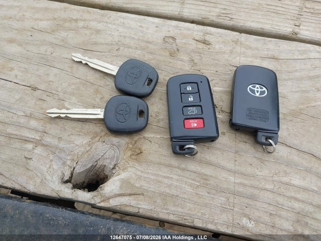 12647075 :رقم المزاد ، 5TFDY5F18HX668848 vin ، 2017 Toyota Tundra Crewmax Sr5/trd Pro مزاد بيع