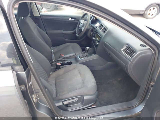 12647093 :رقم المزاد ، 3VW2K7AJ3BM379821 vin ، 2011 Volkswagen Jetta 2.0l Trendline/2.0l Trendline+ مزاد بيع