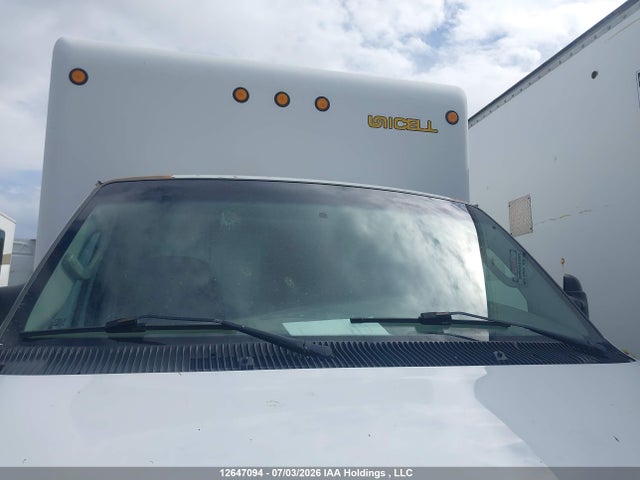 12647094 :رقم المزاد ، 1FDXE45F03HB03666 vin ، 2003 Ford Econoline E450 Super Duty Cutwy Van مزاد بيع