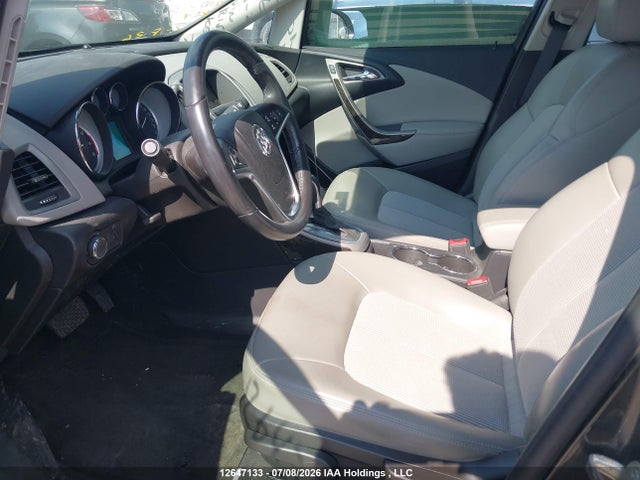 12647133 :رقم المزاد ، 1G4PP5SK0F4123882 vin ، 2015 Buick Verano مزاد بيع
