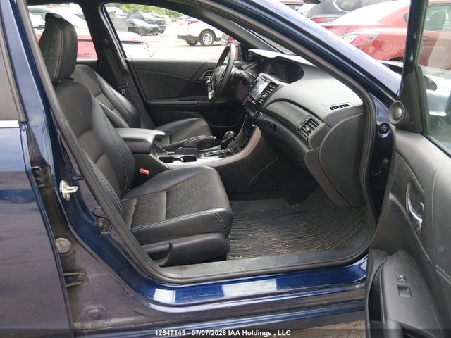 Продажа на аукционе авто 2017 Honda Accord Sport, vin: 1HGCR2F62HA811185, номер лота: 12647145