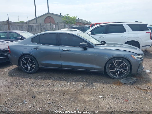 7JRA22TM6KG004879 Volvo S60 T6 R-design