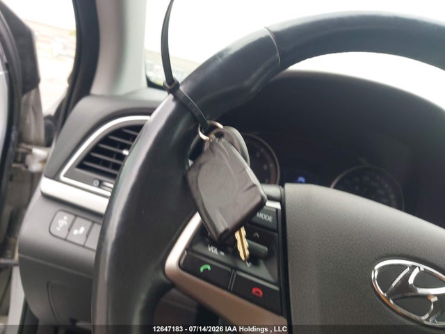 12647183 :رقم المزاد ، KMHD84LF0HU142270 vin ، 2017 Hyundai Elantra Se/value/limited مزاد بيع