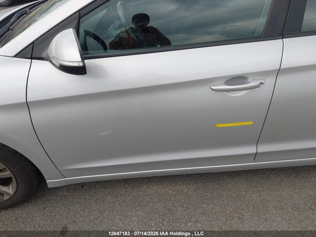 12647183 :رقم المزاد ، KMHD84LF0HU142270 vin ، 2017 Hyundai Elantra Se/value/limited مزاد بيع