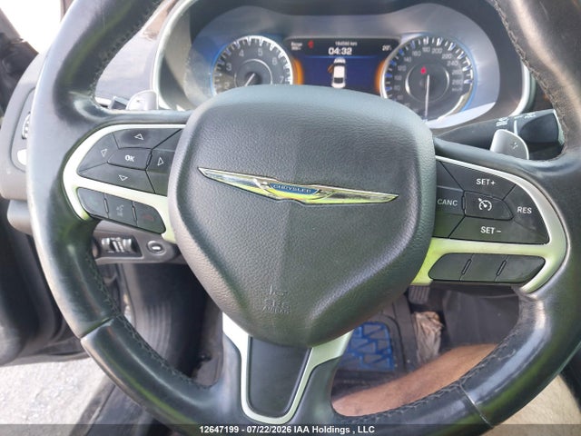 Chrysler 200 C 2015 1C3CCCCG4FN601975 Image 17