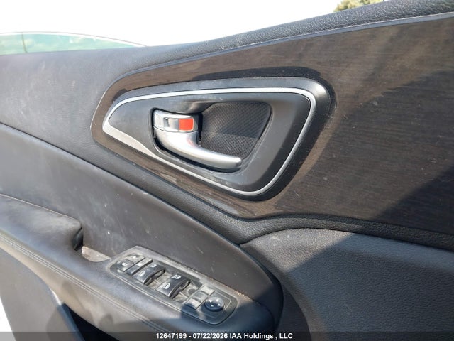 Chrysler 200 C 2015 1C3CCCCG4FN601975 Image 18