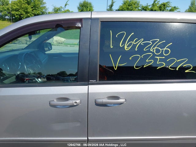 2C4RDGBG6ER235272 Dodge Grand Caravan Se/sxt