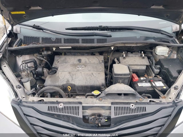 2011 Toyota Sienna მანქანა იყიდება აუქციონზე, vin: 5TDZK3DC3BS067263, აუქციონის ნომერი: 12647227