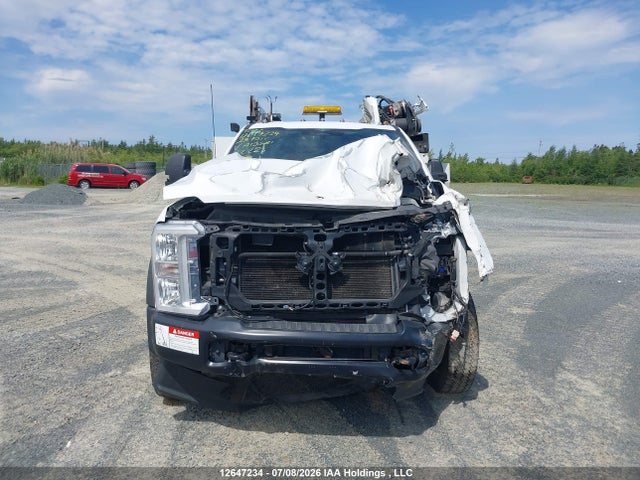 Ford F550 Super Duty 2023 1FDUF5HT0PDA13521 Image 13