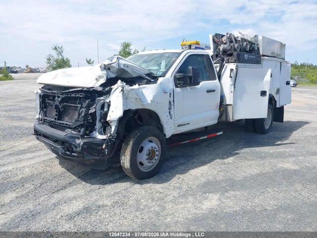 Ford F550 Super Duty 2023 1FDUF5HT0PDA13521 Image 2