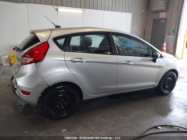 12647248 :رقم المزاد ، 3FADP4EJXDM211253 vin ، 2013 Ford Fiesta Se مزاد بيع