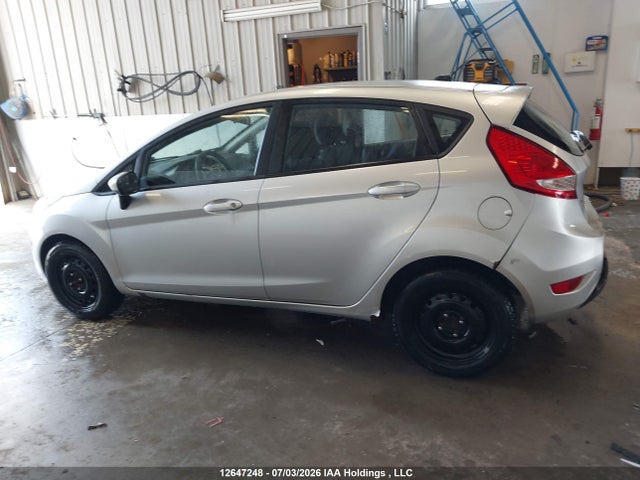 12647248 :رقم المزاد ، 3FADP4EJXDM211253 vin ، 2013 Ford Fiesta Se مزاد بيع
