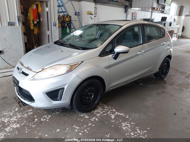 12647248 :رقم المزاد ، 3FADP4EJXDM211253 vin ، 2013 Ford Fiesta Se مزاد بيع