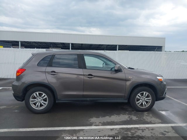 12647255 :رقم المزاد ، JA4AJ3AU0KU605310 vin ، 2019 Mitsubishi Rvr Se مزاد بيع