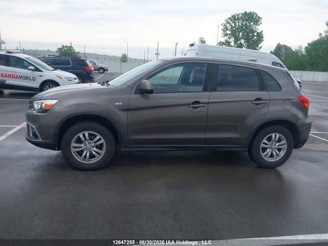 12647255 :رقم المزاد ، JA4AJ3AU0KU605310 vin ، 2019 Mitsubishi Rvr Se مزاد بيع