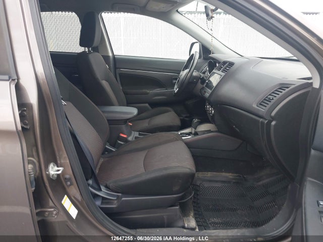 12647255 :رقم المزاد ، JA4AJ3AU0KU605310 vin ، 2019 Mitsubishi Rvr Se مزاد بيع