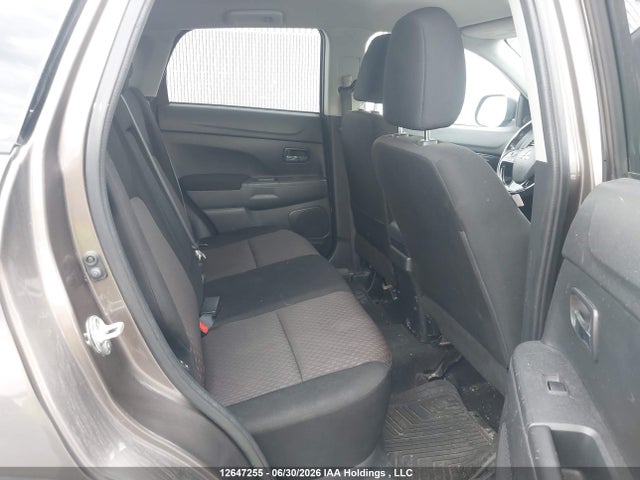 12647255 :رقم المزاد ، JA4AJ3AU0KU605310 vin ، 2019 Mitsubishi Rvr Se مزاد بيع