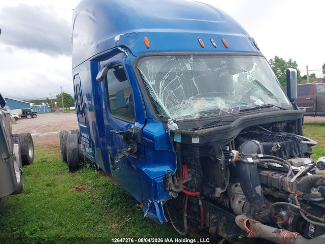 12647276 :رقم المزاد ، 1FUJHHDR6LLKS3594 vin ، 2020 Freightliner New Cascadia 126 مزاد بيع