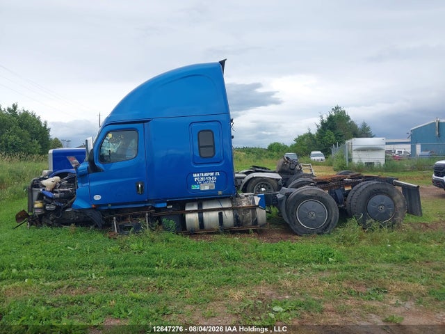 12647276 :رقم المزاد ، 1FUJHHDR6LLKS3594 vin ، 2020 Freightliner New Cascadia 126 مزاد بيع