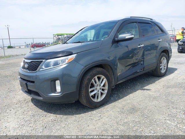 KIA Sorento Lx V6 2014 5XYKTDA77EG432878 Image 2