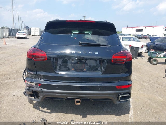 Porsche Cayenne Platinum Edition 2017 WP1AA2A21HKA81151 Image 16