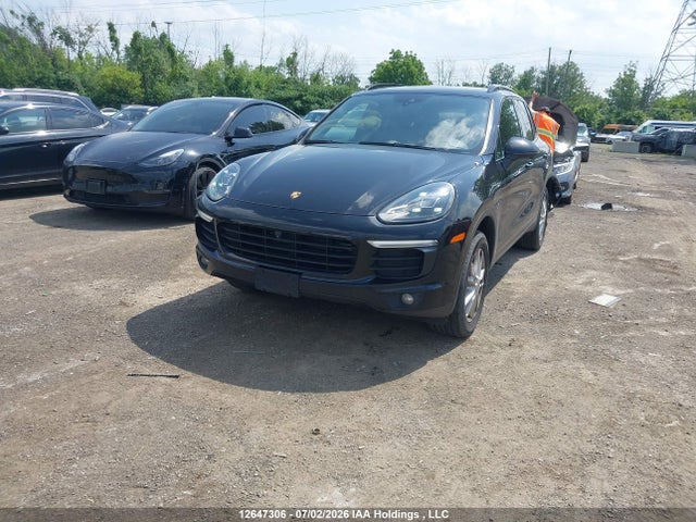 Porsche Cayenne Platinum Edition 2017 WP1AA2A21HKA81151 Image 2