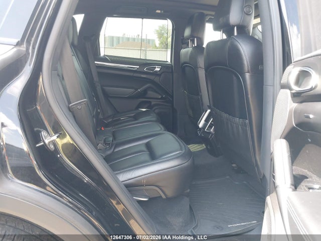 Porsche Cayenne Platinum Edition 2017 WP1AA2A21HKA81151 Image 8