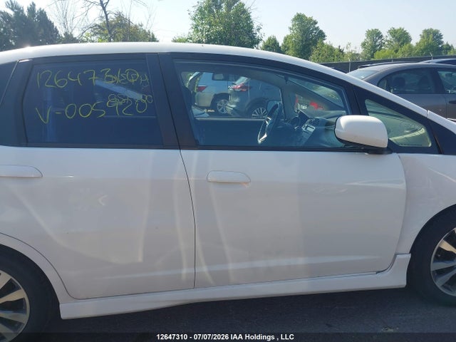 2013 Honda Fit Sport მანქანა იყიდება აუქციონზე, vin: LUCGE8H7XD3005920, აუქციონის ნომერი: 12647310