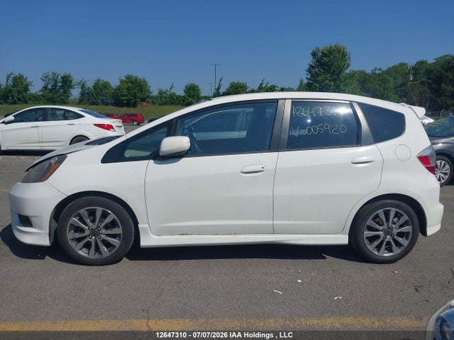 2013 Honda Fit Sport მანქანა იყიდება აუქციონზე, vin: LUCGE8H7XD3005920, აუქციონის ნომერი: 12647310