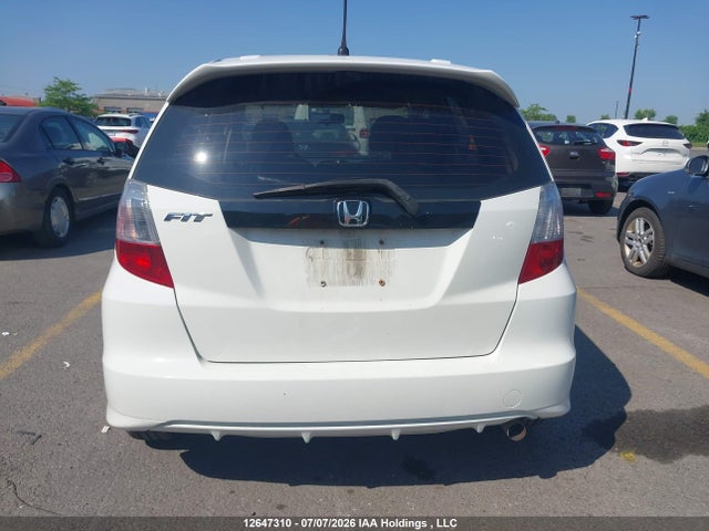 2013 Honda Fit Sport მანქანა იყიდება აუქციონზე, vin: LUCGE8H7XD3005920, აუქციონის ნომერი: 12647310