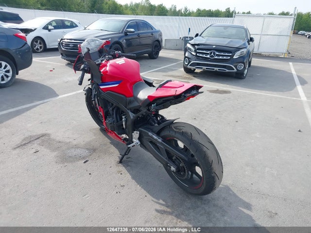 2025 Honda Cbr650 R მანქანა იყიდება აუქციონზე, vin: MLHRH1563S5100406, აუქციონის ნომერი: 12647336
