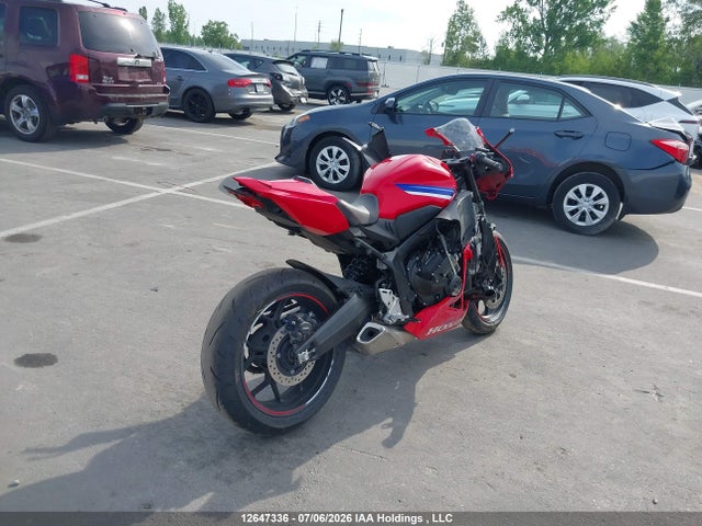 2025 Honda Cbr650 R მანქანა იყიდება აუქციონზე, vin: MLHRH1563S5100406, აუქციონის ნომერი: 12647336