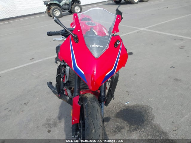 2025 Honda Cbr650 R მანქანა იყიდება აუქციონზე, vin: MLHRH1563S5100406, აუქციონის ნომერი: 12647336