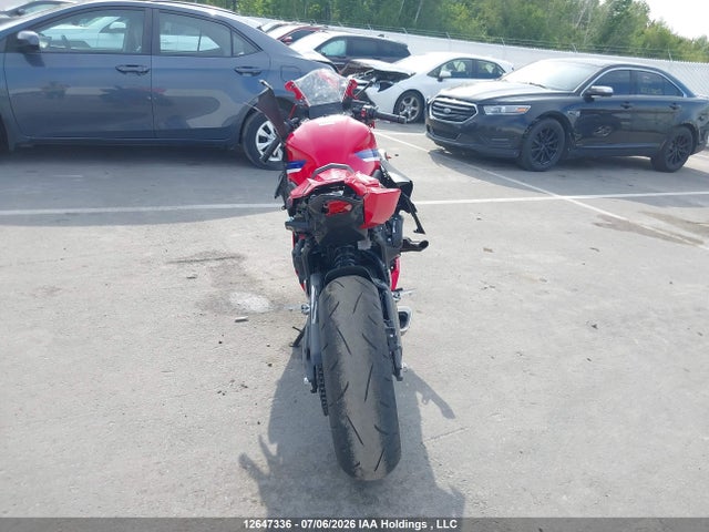 2025 Honda Cbr650 R მანქანა იყიდება აუქციონზე, vin: MLHRH1563S5100406, აუქციონის ნომერი: 12647336